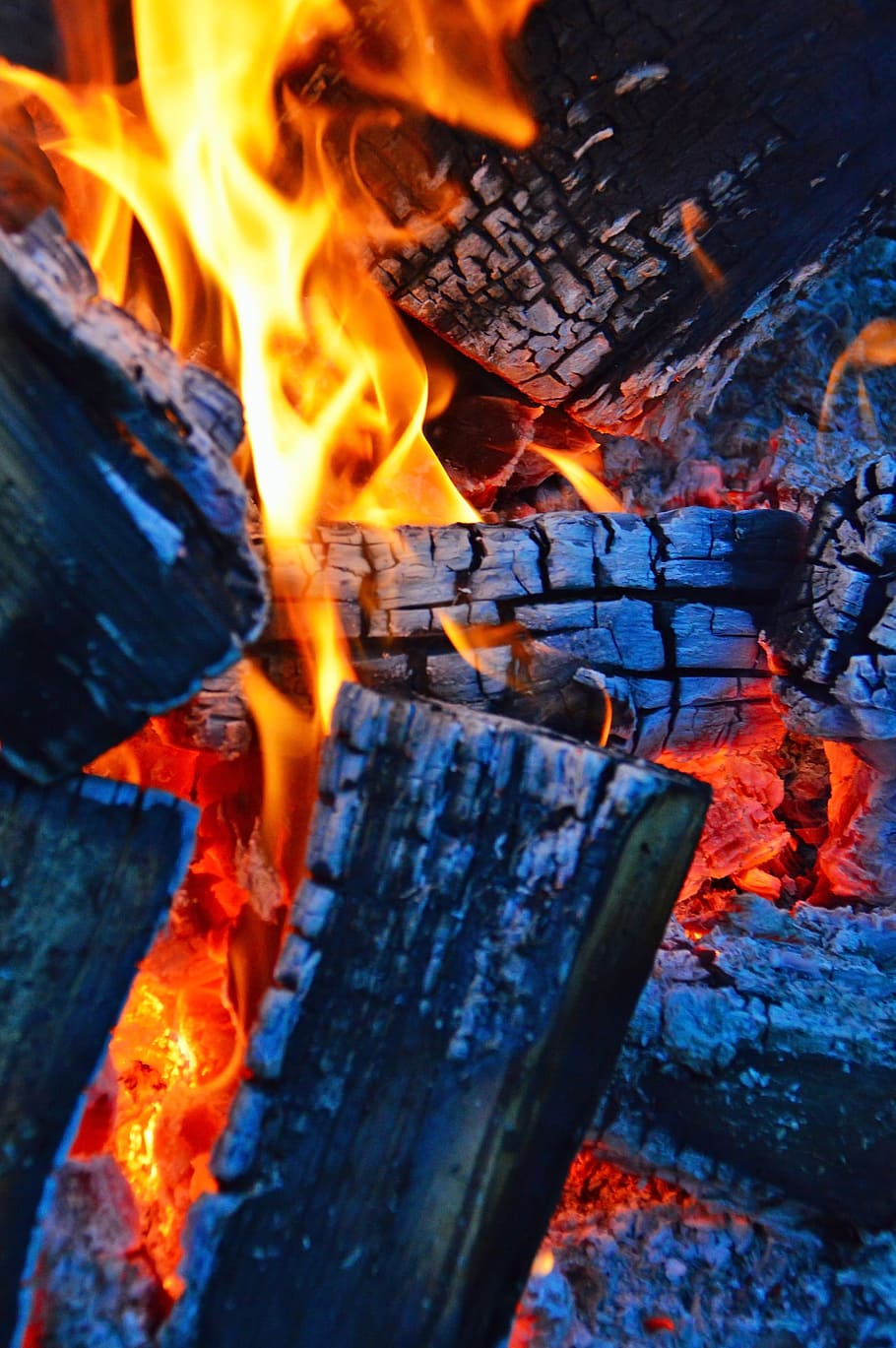 fuego, fogata, llamas, madera, marca, quemaduras, llama, por la noche, quema, rojo
