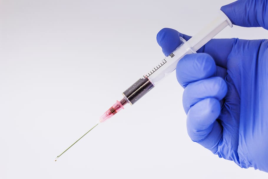 pessoa segurando a injeção, a seringa, luva, médica, sangue, pesquisa, baixar, hospital, agulha, o teste