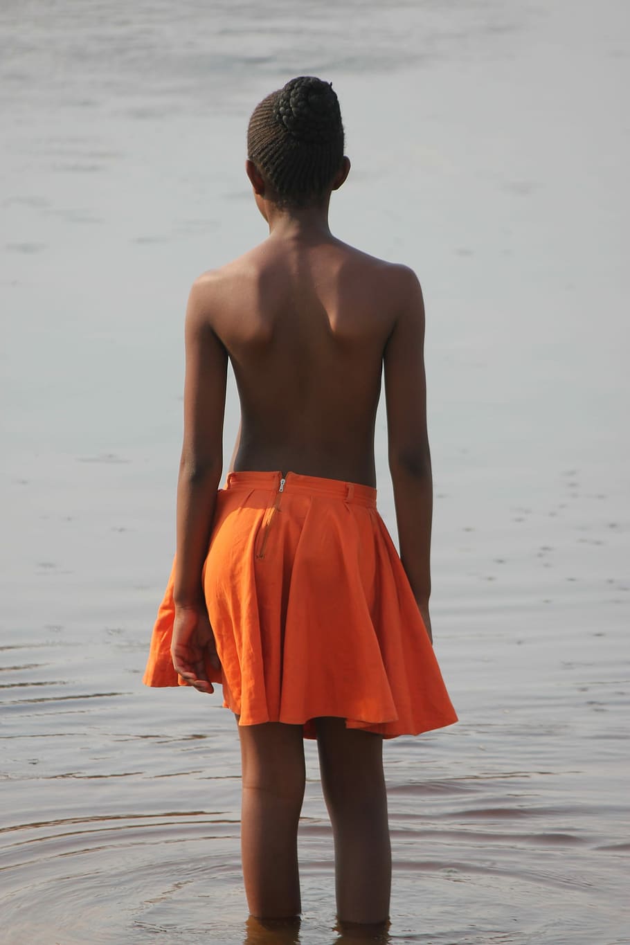 Menina, laranja, água, humano, bonito, jovens, pessoa, mulher, vista traseira, praia
