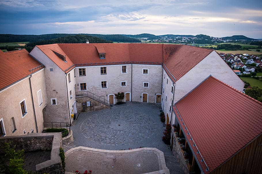 castillo, burghof, patio del castillo, restaurado, renovado, panorama, lupburg, alto palatinado, baviera, lugares de interés
