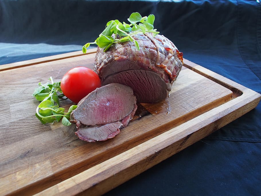 rose, red deer, bacon, medium rare, hovederet, watercress, oven-seared, roasted, roast, game
