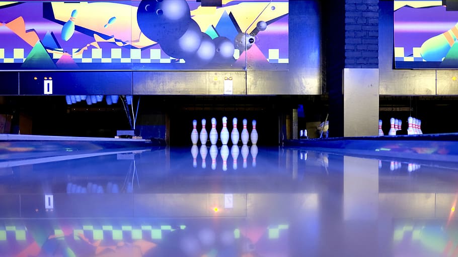 arena bowling, bowling, olahraga, permainan, bermain, lantai, refleksi, diterangi, neon, biru