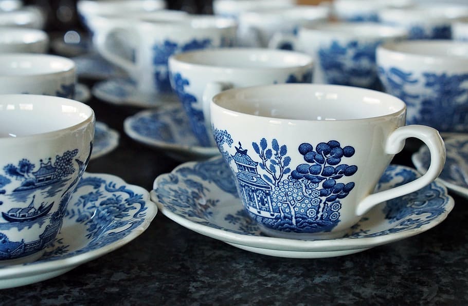 Blanco, azul, cerámica, tazas de té, platillos, té, tazas, taza de té, bebida, caliente