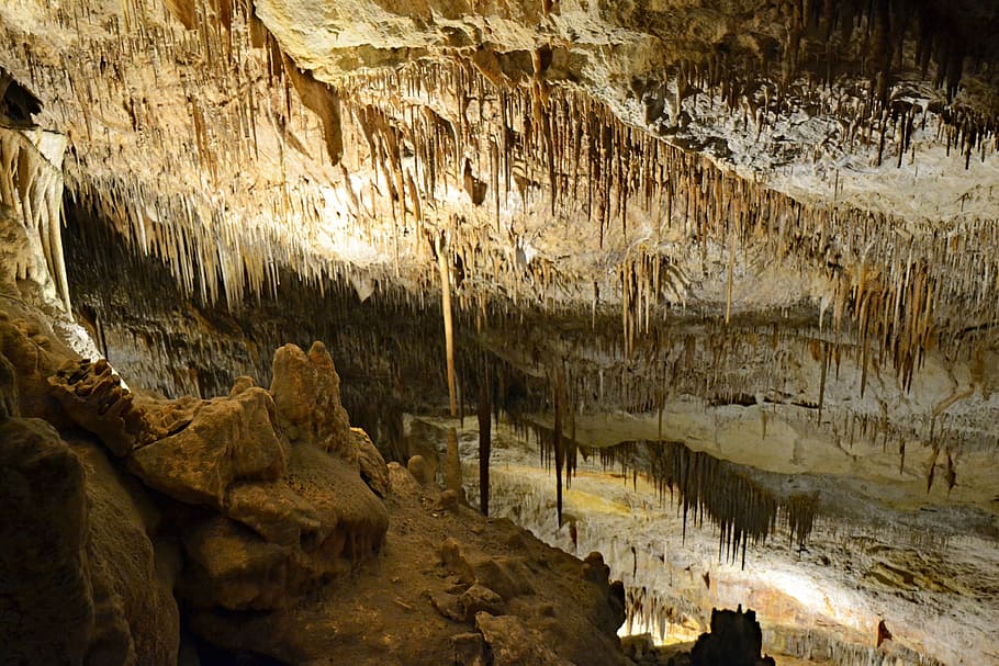drach, mallorca, balearic islands, spain, holiday, places of interest, cave, stalactite cave, stalactite, stalagmite