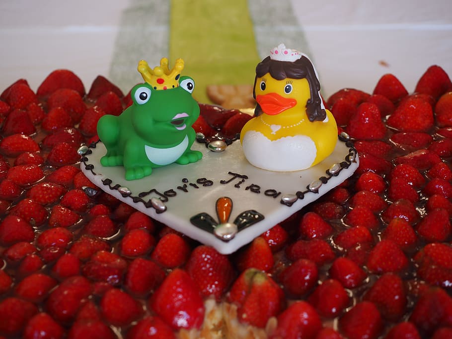 Wedding Cake, Frog Prince, Frog, King, frog, king, princess, strawberry cake, strawberries, joris, tina