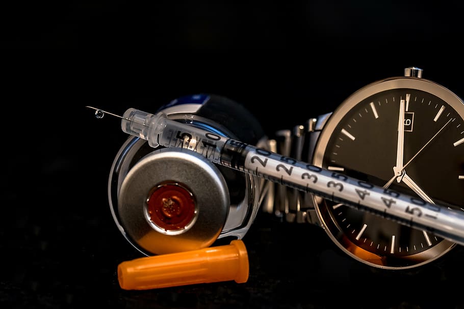 limpar, seringa, ao lado, analógico, assistir, banda de ligação, seringa de insulina, diabetes, insulina, relógio de pulso