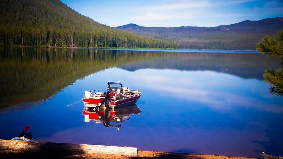 white, red, powerboat, body, water, cultus lake, fishing boat, deschutes national forest, oregon, usa
