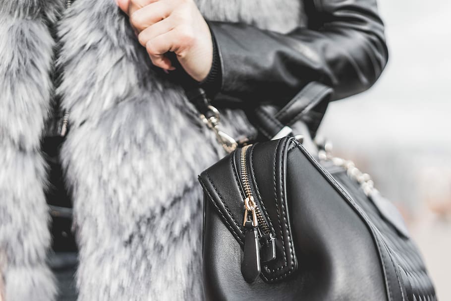 black, leather bag, close, Woman, Holding, Leather, Bag, Close Up, fashion, people
