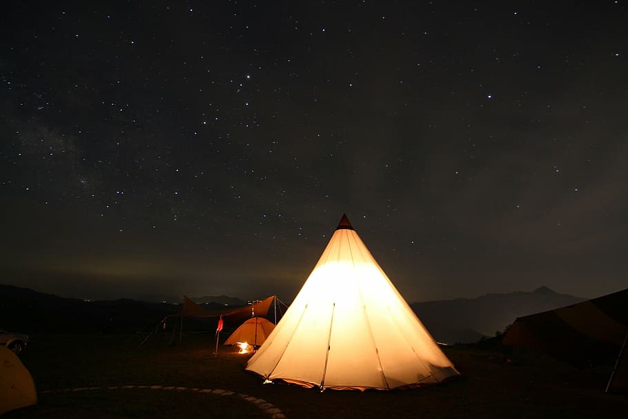 branco, barraca de acampamento, luz, montanha ativa, estrela, acampamento, noite, céu, estrela - espaço, espaço