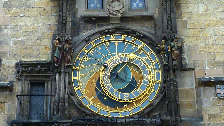 round, big, clock, astronomical clock, prague, town hall, old town, historically, moon phases, golden