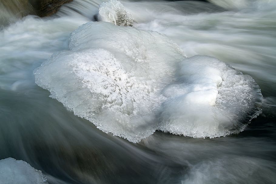 ice on the saale, frozen river, winter, ice, water, frozen, plaice, cold, ice floes, flooding in winter