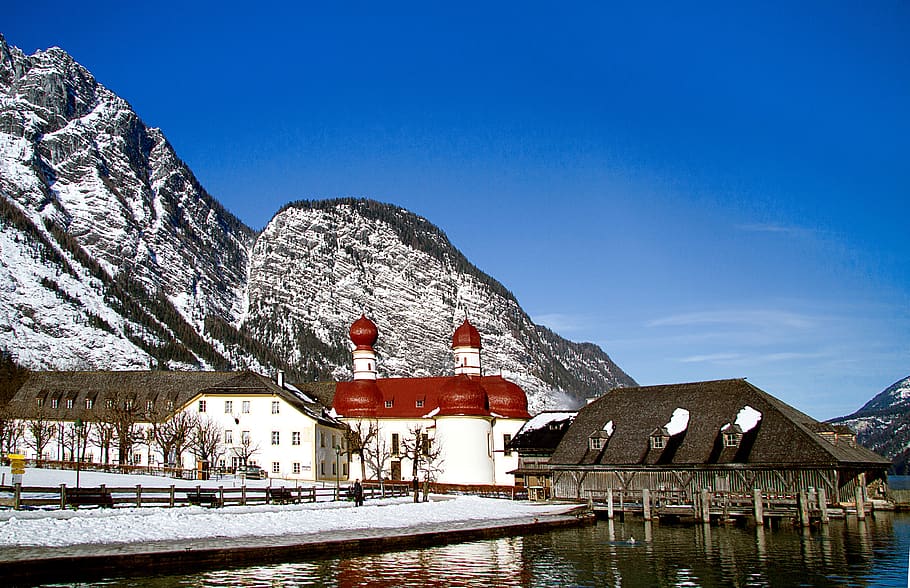 lago king, calle bartholomä, tierra de berchtesgadener, destino de excursión, baviera, parque nacional berchtesgaden, invierno, watzmann, alpes berchtesgaden, arquitectura