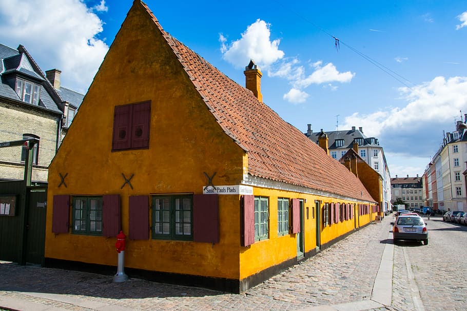 Copenhague, casa histórica, Dinamarca, calle, nube - cielo, ciudad, cielo, exterior del edificio, calle de la ciudad, arquitectura