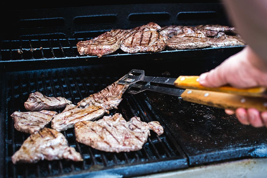 daging sapi steak barbeque, Daging sapi, steak, barbeque, memasak, memanggang, tangan, daging, luar, paleo