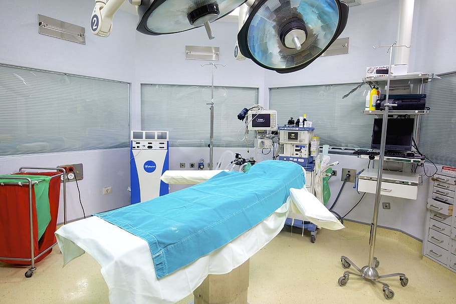 cama de hospital, al lado, iv, soporte, monitor, hospital, quirófano, médico, cirugía, anestesia
