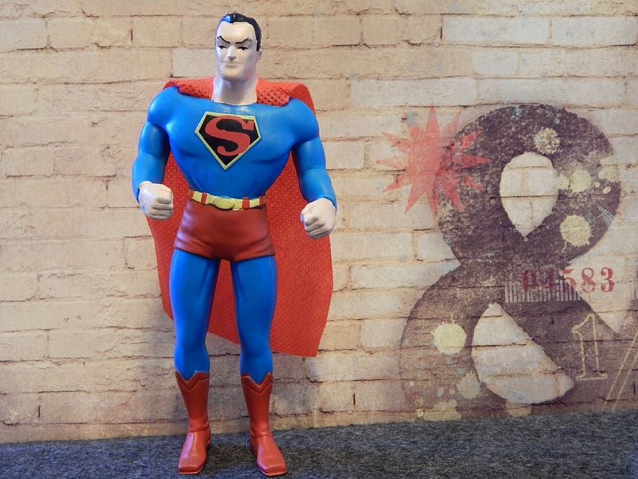 figura de superman, frente, pared de ladrillo, superman, superhéroe, juguete, héroe, hombre, disfraz, dibujos animados