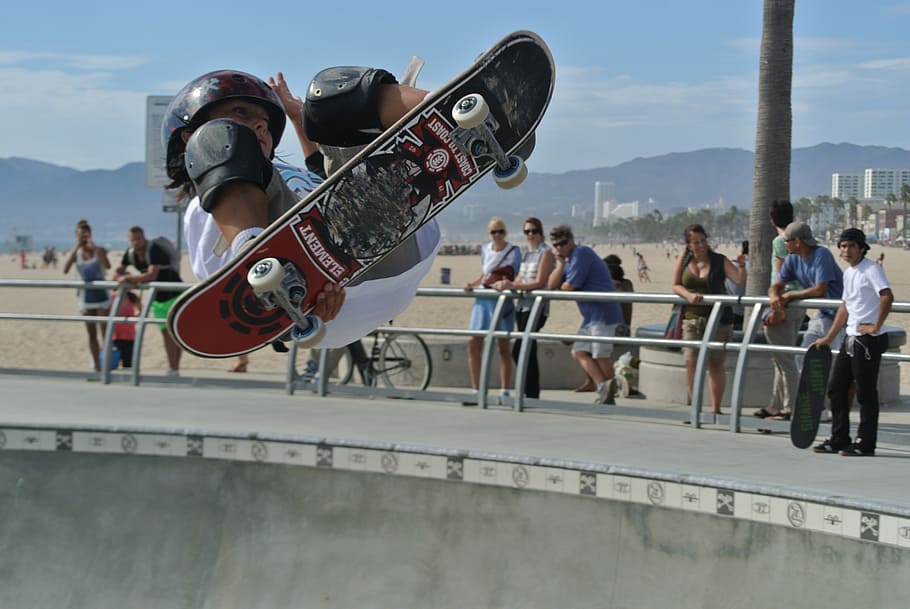 child playing skateboard, venice beach, skater, skateboard, skateboarding, skatepark, action, youth, motion, los angeles