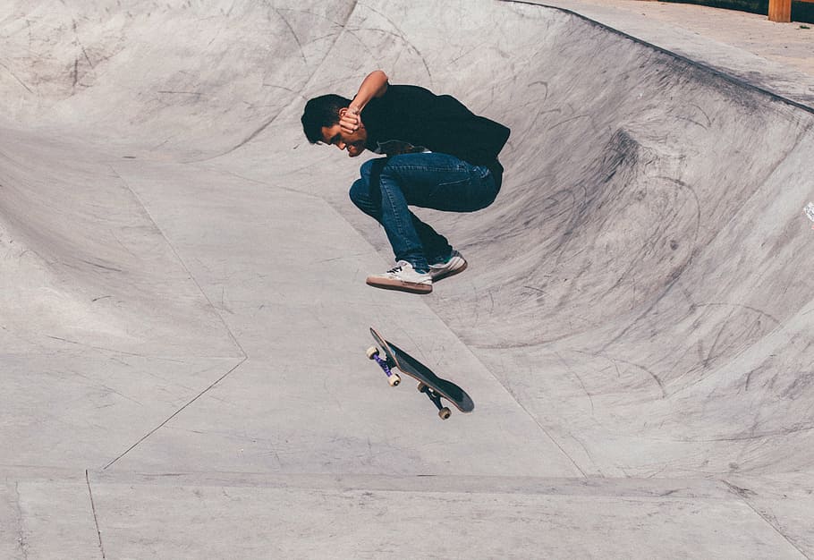 man playing skateboard, skateboarder, half-pipe, skateboard, skater, sport, summer, skateboarding, boarding, style