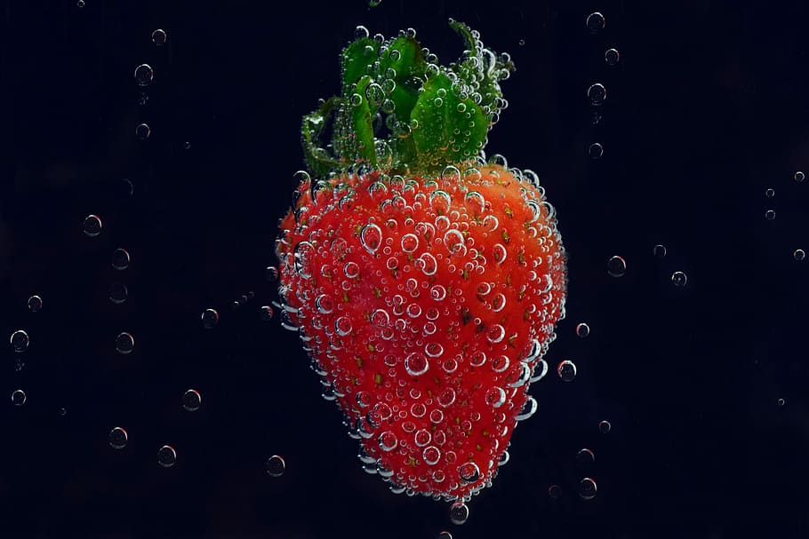 red, strawberry fruit, surrounded, bubbles, water, strawberry, blow, air bubbles, mineral water, blubber