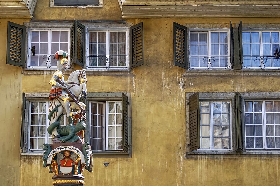 edificio, fachada, antiguo, históricamente, la fuente de San Jorge, Solothurn, Suiza, escena, historia, centro de la ciudad