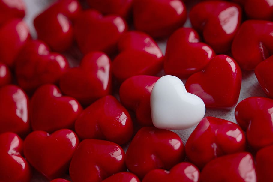 UPDATE] The Company That Makes Those Iconic Candy Hearts Shut Down Suddenly
