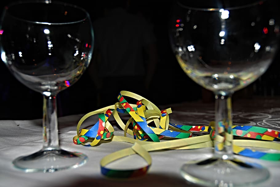 two, clear, wine glasses, yellow, multicolored, tie, glasses, colors, confetti, graduation