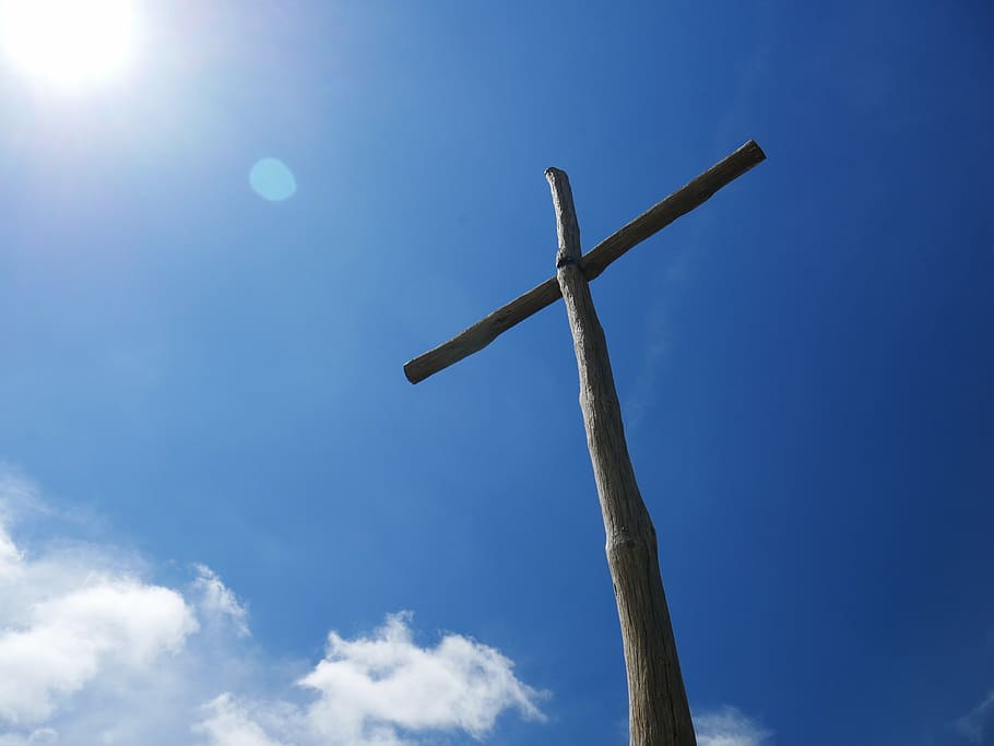 bajo, fotografía de ángulo, cruz, fe, cruz de madera, cristianismo, jesús, iglesia, catolicismo, símbolo