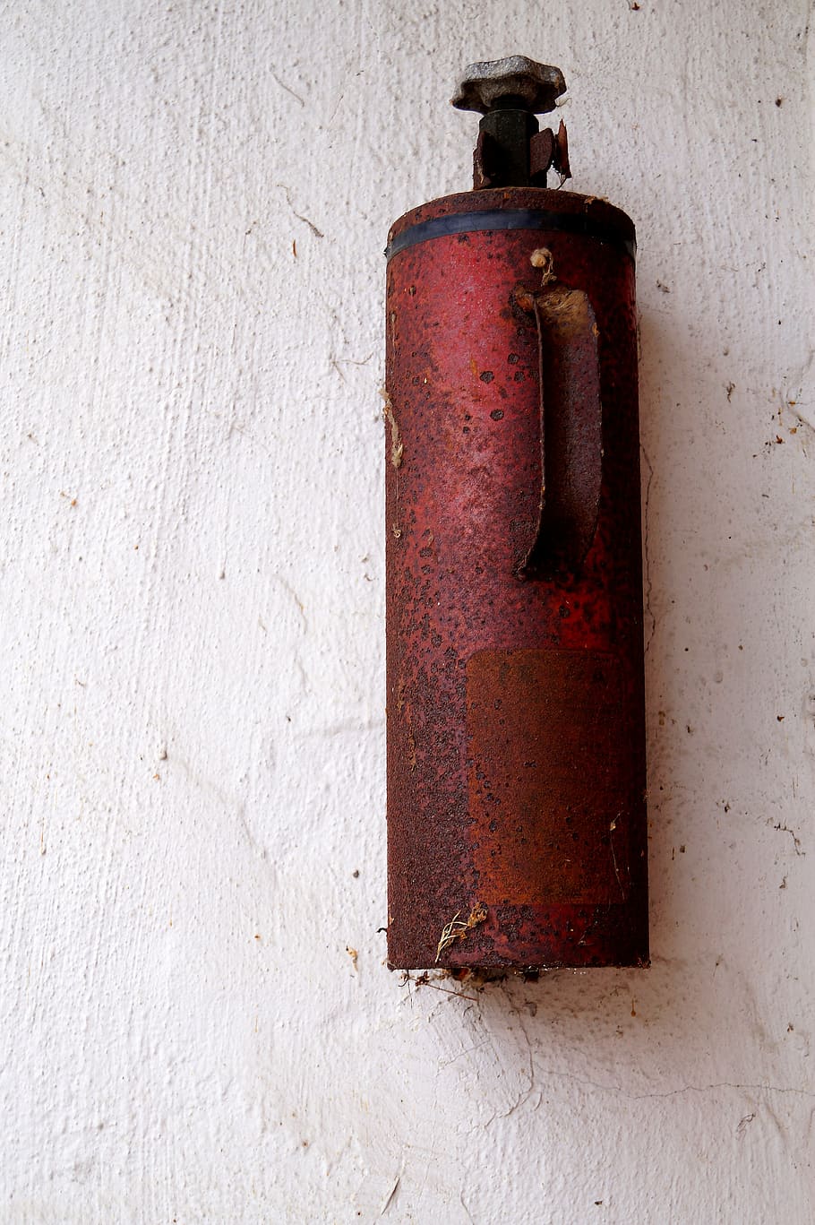 fire extinguisher, old, rusted, forget, security, decay, metal, rusty, wall - building feature, weathered
