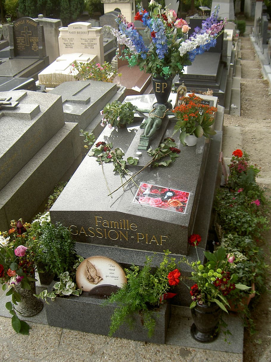 edith piaf, tomb, peace, cemetery, monument, flowers, recognition, star, death, singer