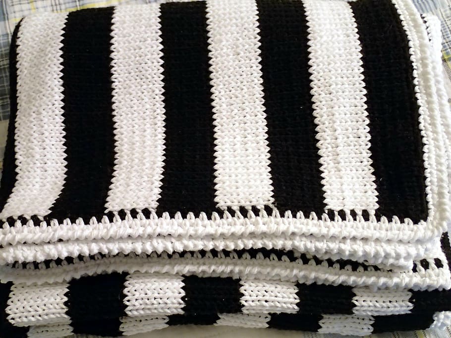 modern blanket, knit blanket, handmade throw, black, white, soft cotton, modern decor, modern bedding, cozy throw, natural yarn