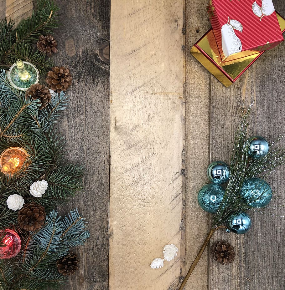 natal mockup, latar belakang natal, montase natal, latar belakang produk, papan kayu, latar belakang kayu, natal, dekorasi, liburan, perayaan