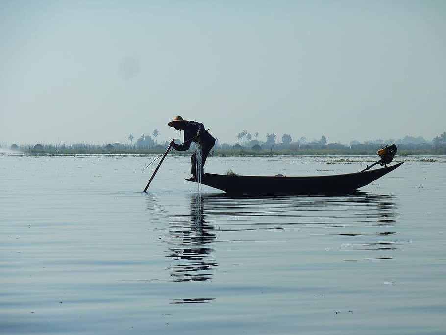 Burma, Myanmar, Fisherman, Lake, lake inle, boats, one person, one man only, water, side view