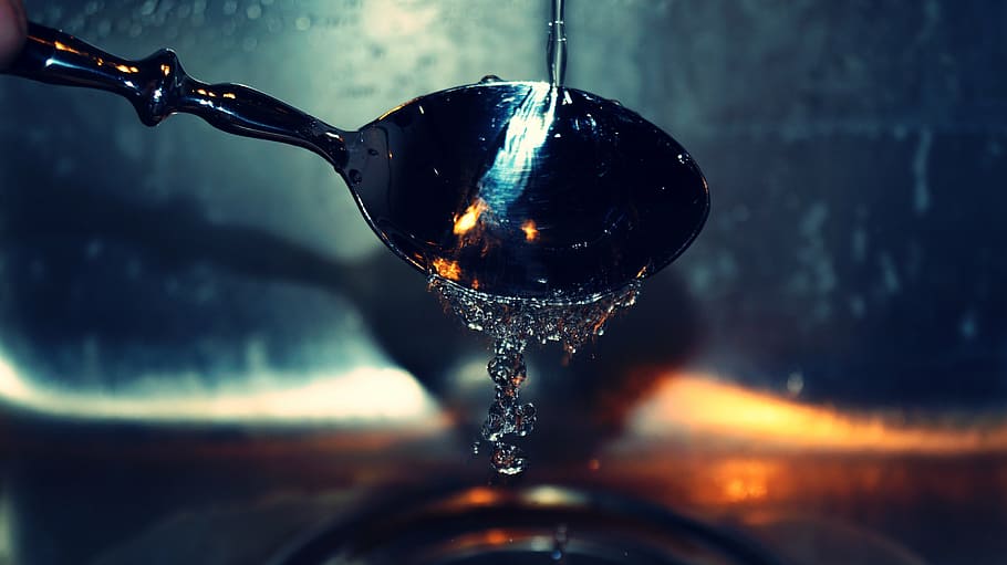 close-up photography, spoon, poured, water, person, holding, stainless, steel, ladle, handle