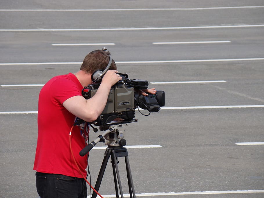 man, holding, video recording camera, gray, concrete, road, daytime, Shooting, Cinematographer, Movie Camera