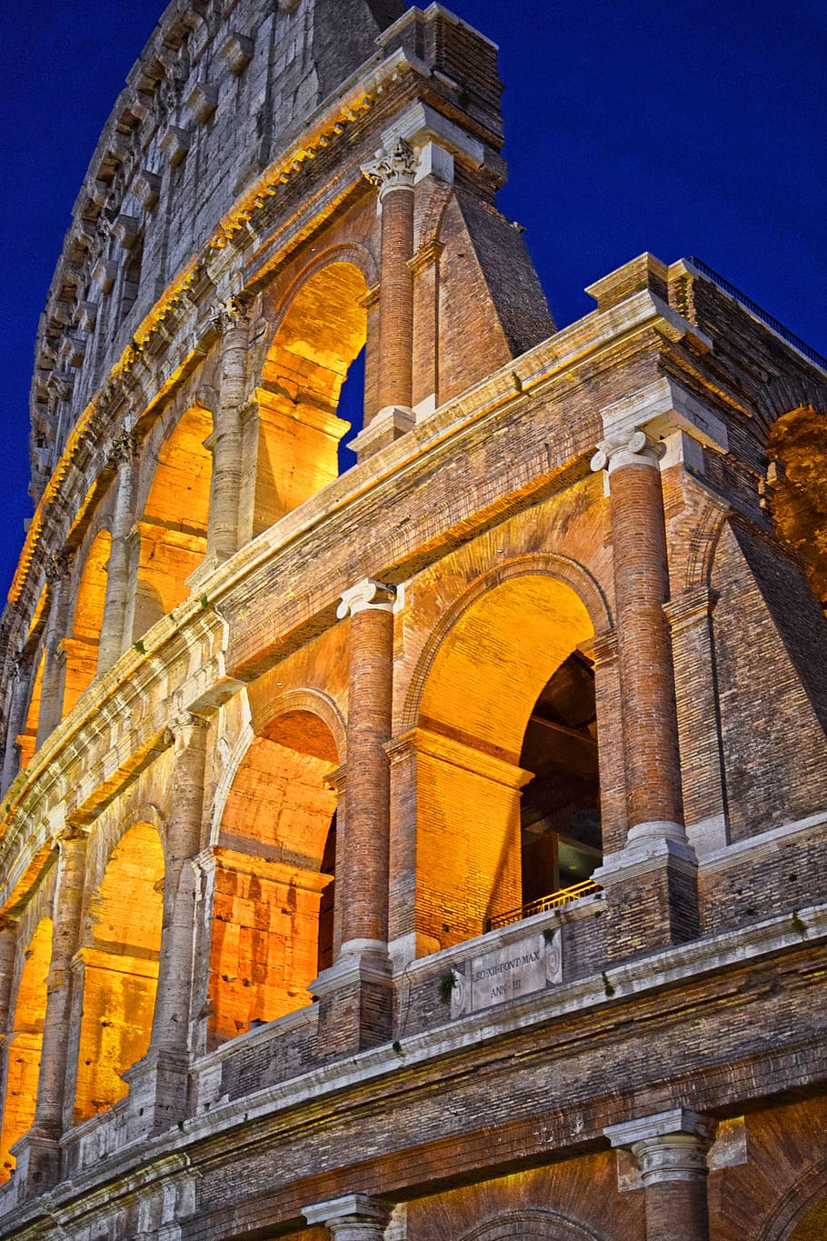 coliseu, roma à noite, anfiteatro, flaviana, itália, arquitetura, ruínas, gladiadores, antiga, cidade