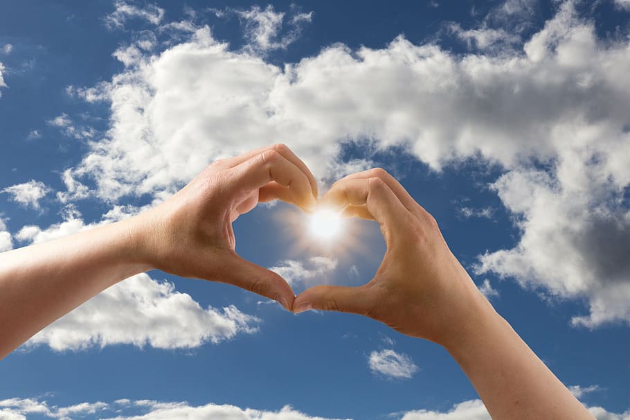 hand heart sign illustration, amor, coração, formulário, mãos, manter, céu, nuvens, azul, sol