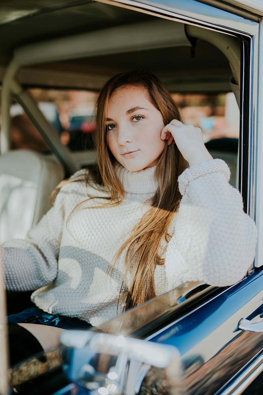 woman, white, knit, turtleneck sweater, riding, car, woman in white, women, people, caucasian Ethnicity