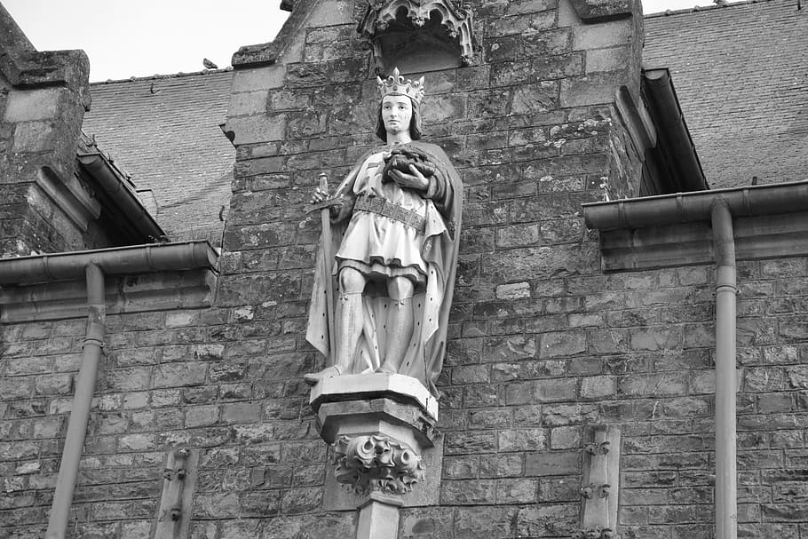 church acigné, brittany, france ille et vilaine, statue of saint louis, king of france, heritage, history, king, medieval, architecture