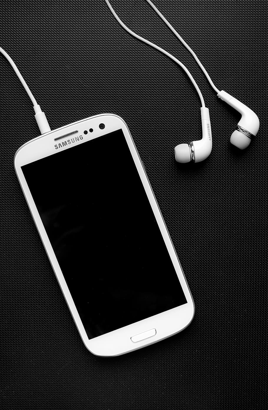 white, samsung galaxy smartphone, earphones, samsung, phone, headphones, smartphone, mobile, cellphone, cell