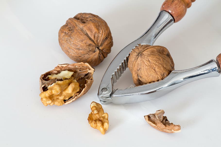 brown walnuts, walnuts, nutcracker, crack, walnut, food, nut - Food, nutshell, brown, fruit