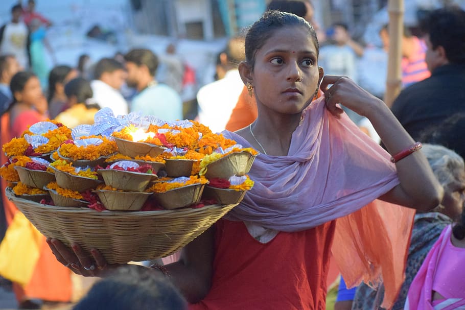 street, hawker, flower, seller, varanasi, ghats, ganga, aarti, india, vendor