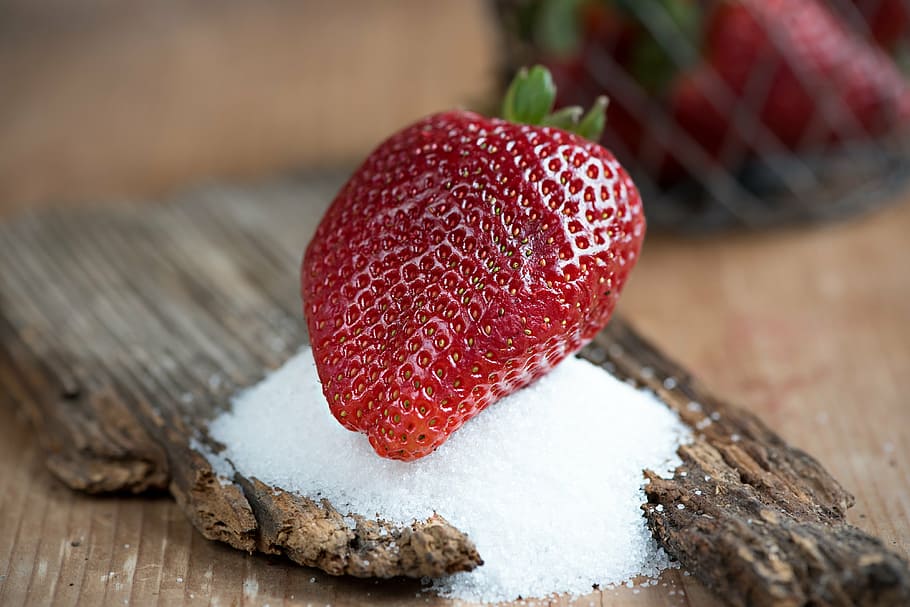 strawberry, red, ripe, sweet, delicious, healthy, sugar, white, vitamins, minerals