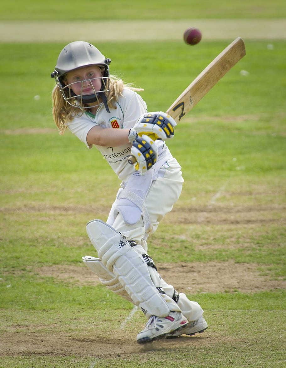 cricket player, holding, cricket bat, daytime, cricket, batting, batter, girl, junior, sport