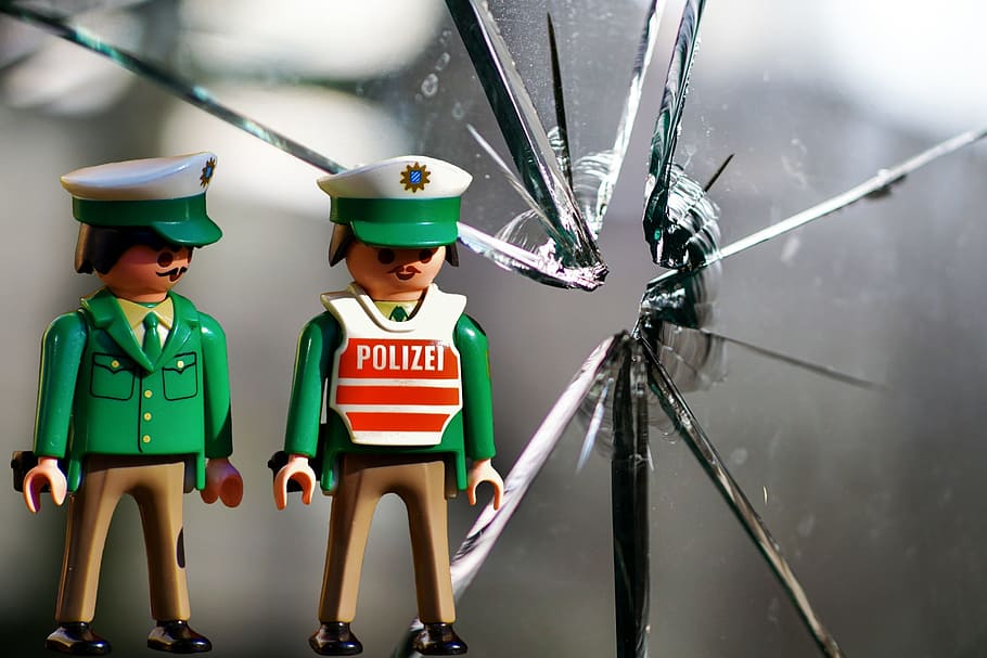 police officers, old, playmobil, green, figures, funny, glass, broken, fragmented, hole