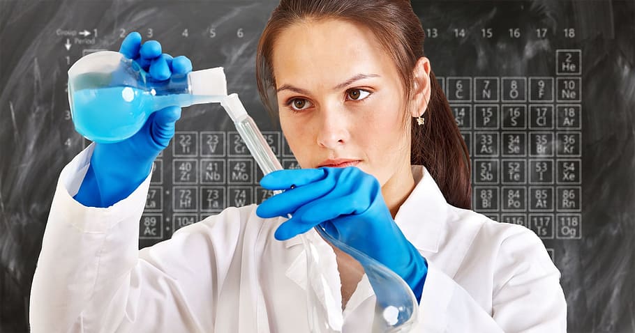 женский химик, химик, лаборатория, периодическая система, химия, медицинский, поршень, наука, эксперимент, исследование
