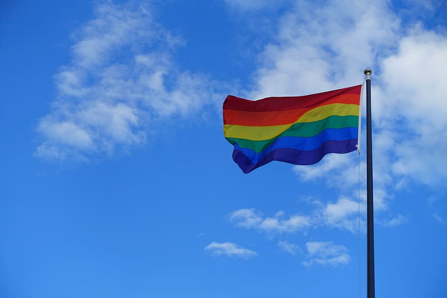 虹色の旗, 雲の空, プライド, ゲイ, フラグ, 虹, 愛, プライドの権利, dom, 同性愛