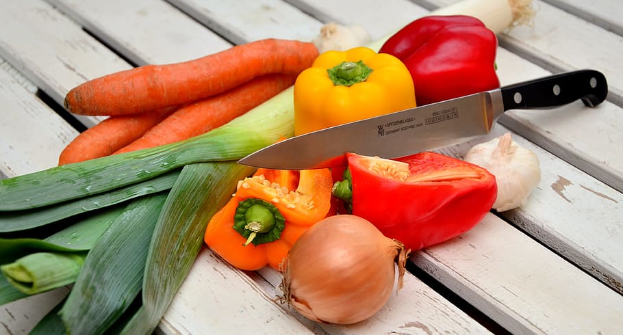 red, yellow, bell peppers carrots, onion, black, handle, kitchen knife, vegetables, knife, paprika