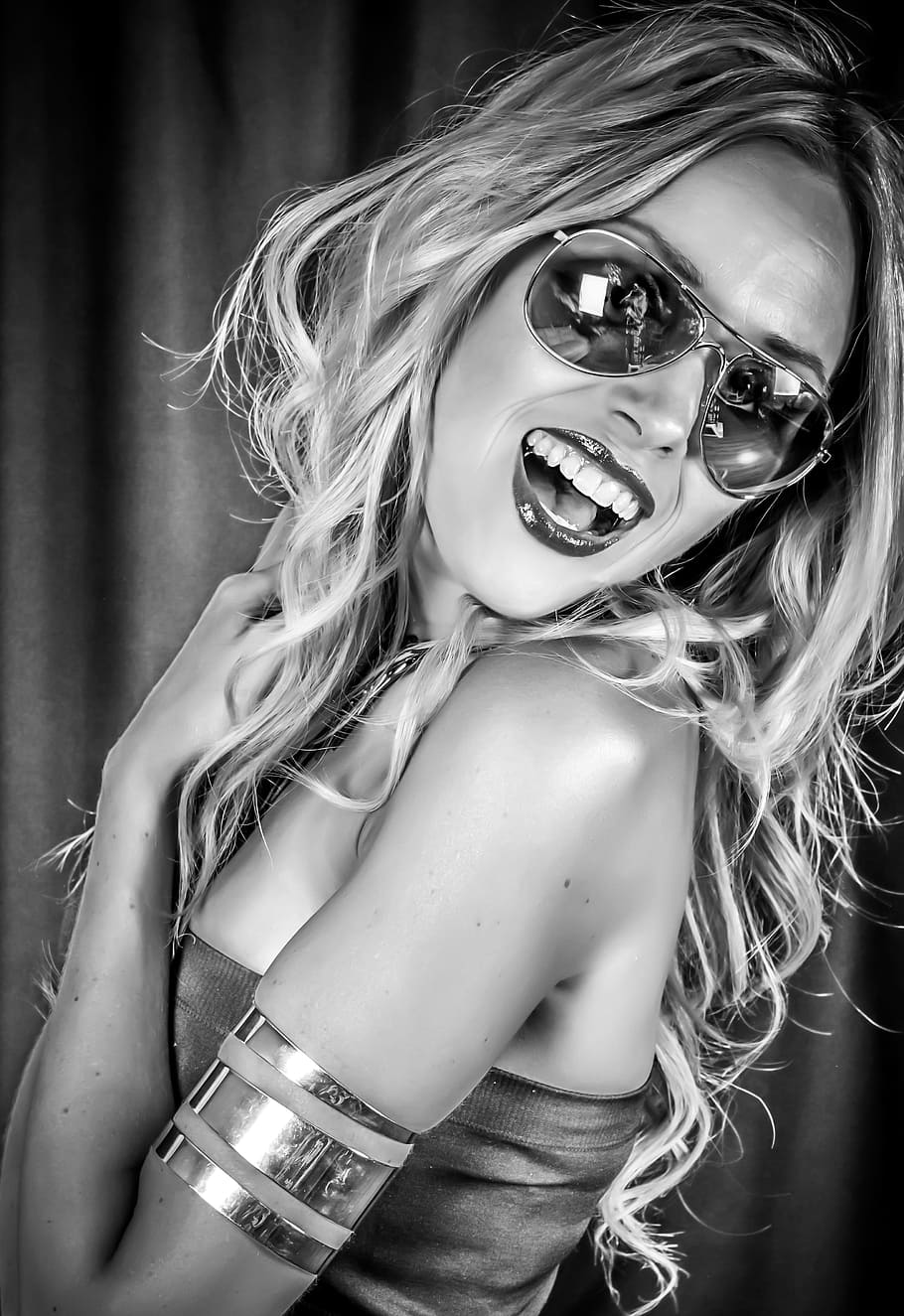 woman, wearing, aviator sunglasses, glamour, mode, sunglasses, portrait, one person, real people, looking at camera