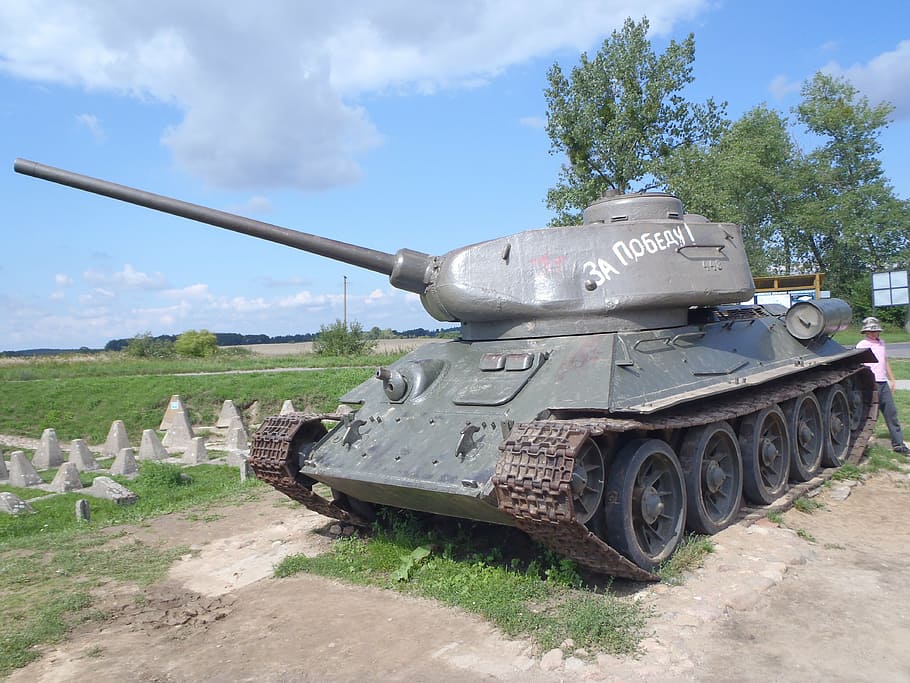 tank, main battle tank, the army, armament, war, the war, transportation, day, sky, tree
