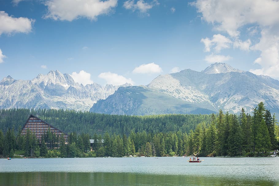 alto, cenário de panorama de montanhas tatras, Tatras altos, Montanhas, Panorama, Cenário, Lago, Bosques, barco, nuvens